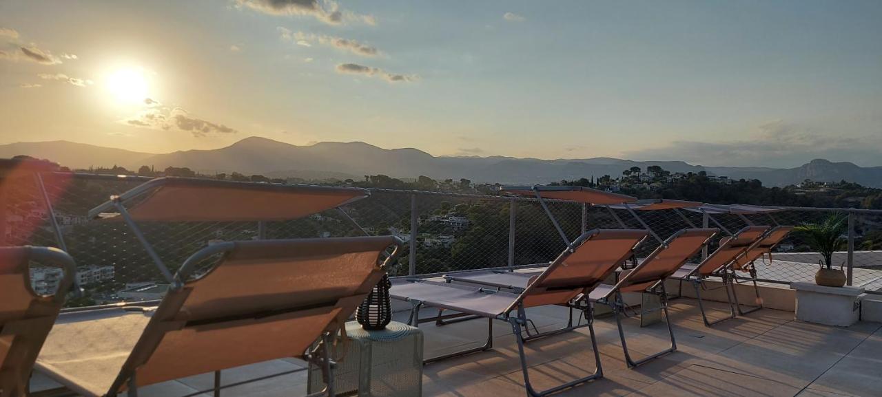 Twenty Rent Hotel Cagnes-sur-Mer Exterior photo