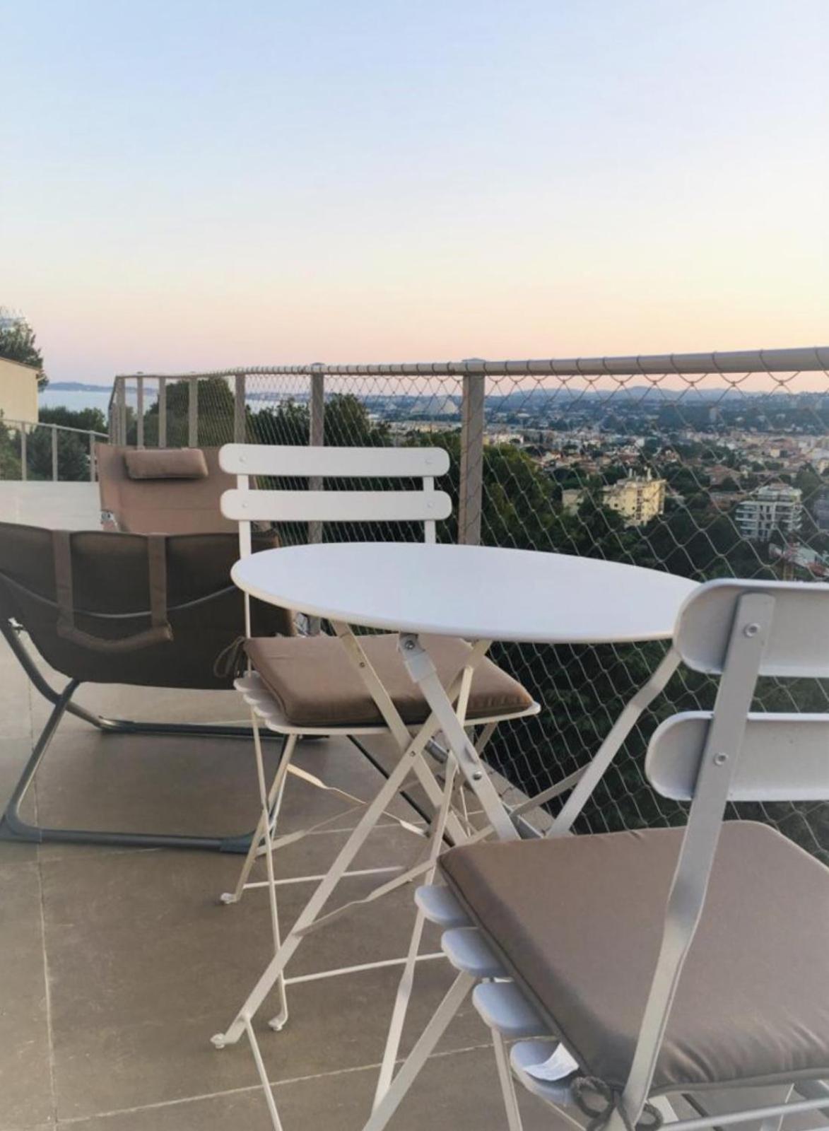 Twenty Rent Hotel Cagnes-sur-Mer Room photo